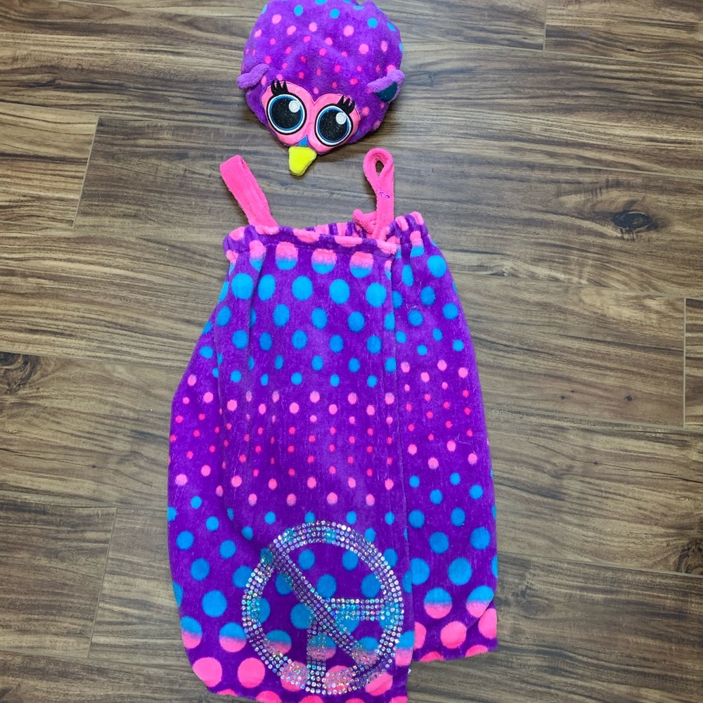 - Justice wrap robe & shower cap, size Small